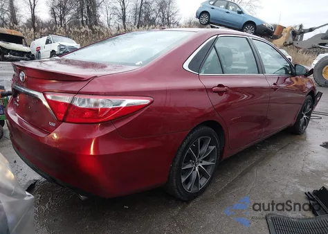 2015 Toyota Camry Xse V6 z USA, uszkodzony, nr VIN 4T1BK1FK5FU561664